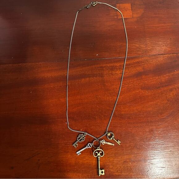 Aero 1987 Set of Keys Steampunk Long Chain Necklace Aeropostale Casual Pendant - Picture 8 of 9
